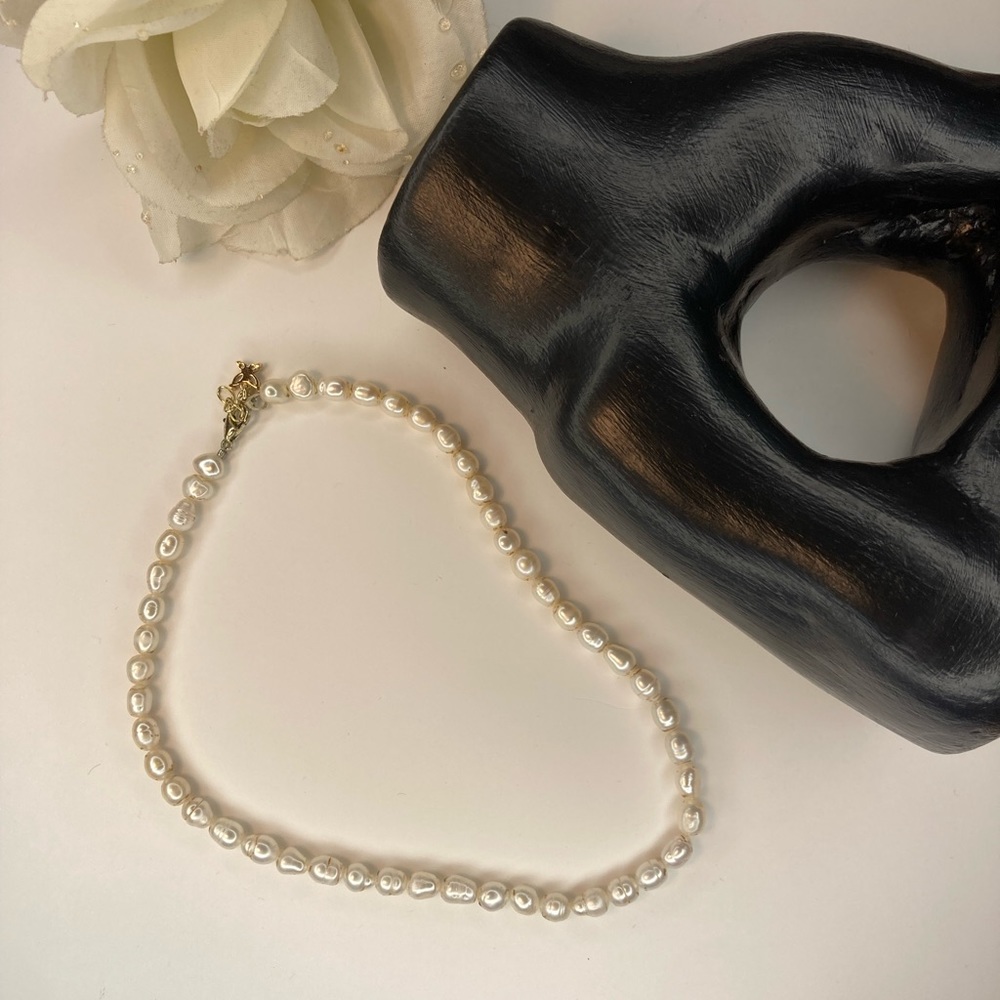 Pearl necklace